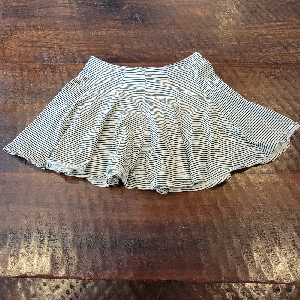 American Eagle Outfitters Mini Skirt Size 8 White‎ Black Stripes Summer Beachy - Picture 2 of 7